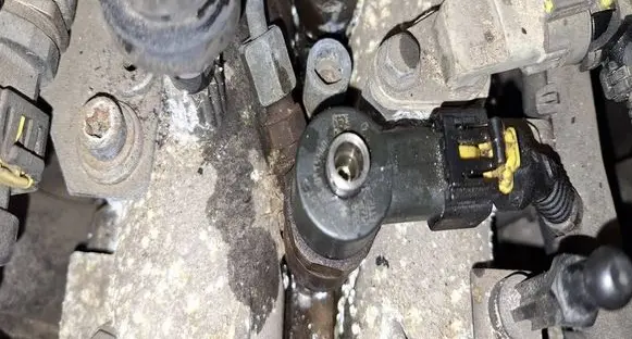 Opel Meriva A Fuel injector 0445110183