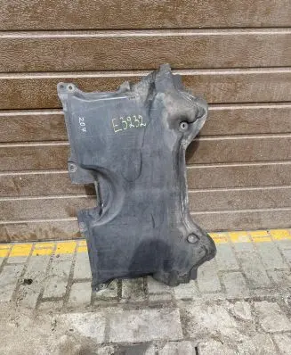 Mercedes-Benz E A207 Engine splash shield/under tray A2045203223 E3232