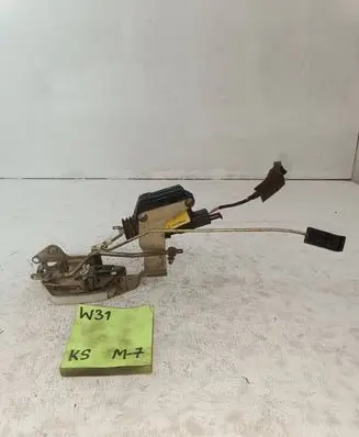 Renault Megane I Front door lock 5008621AA