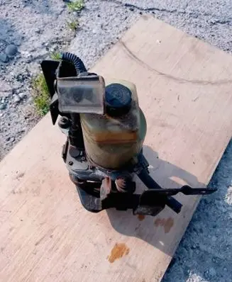 Ford Kuga I Power steering pump