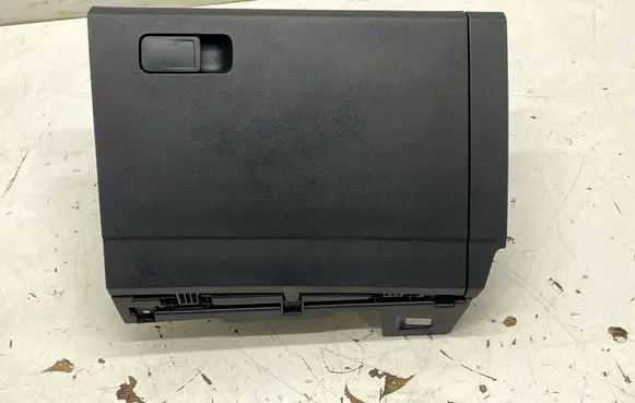 Volkswagen Jetta USA Glove box