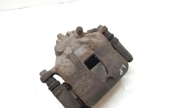 Hyundai i20 (PB PBT) Front brake caliper