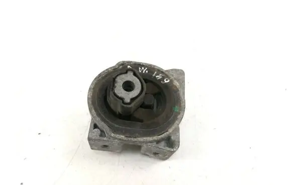 Mercedes-Benz A W169 Engine mount bracket A1692401018F