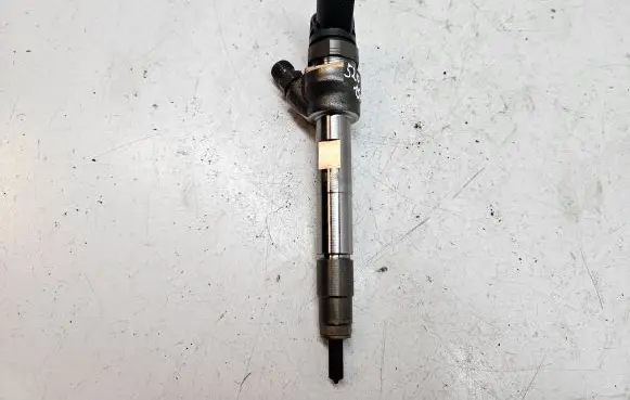 BMW 5 F10 F11 Fuel injector 8514148