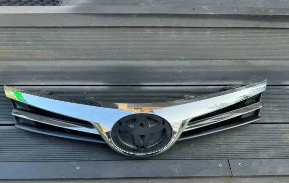 Toyota Corolla E160 E170 Front bumper upper radiator grill 5311102A80 53111-02A80