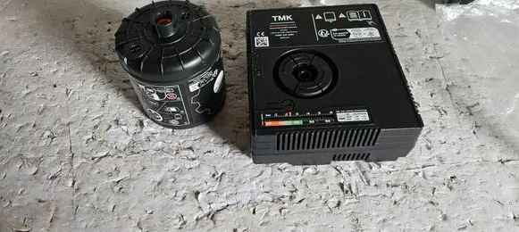 BMW 5 F10 F11 Tire air pump compressor 6898012 AIRCOMPRESSOR