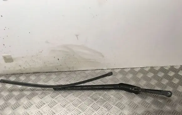 Mercedes-Benz C AMG W203 Front wiper blade arm A2038202644 AL231 180436