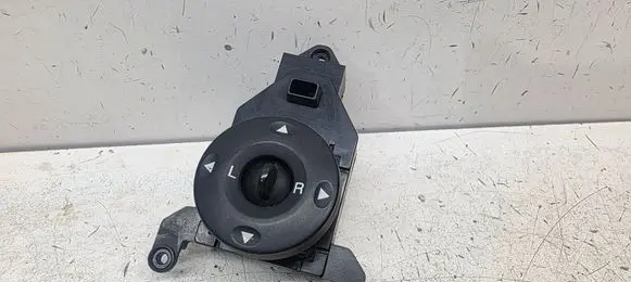 Hyundai Santa Fe Wing mirror switch 935702B000S4