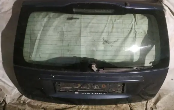 Volvo V50 Tailgate/trunk/boot lid melynas