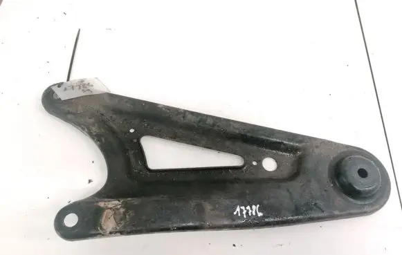 Opel Vectra C Engine mounting bracket