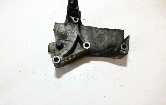 Opel Vectra B Engine mounting bracket