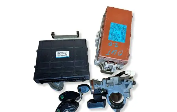 Mitsubishi Outlander Engine control unit/module ECU MN122218
