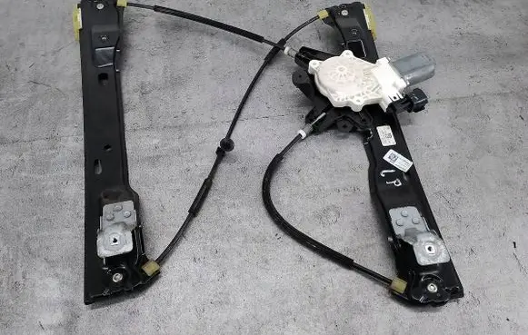 Ford Focus Front door window regulator with motor BM51A23201BD