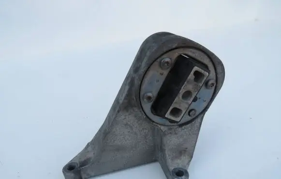Volvo XC90 Engine mount bracket 30723146 11120