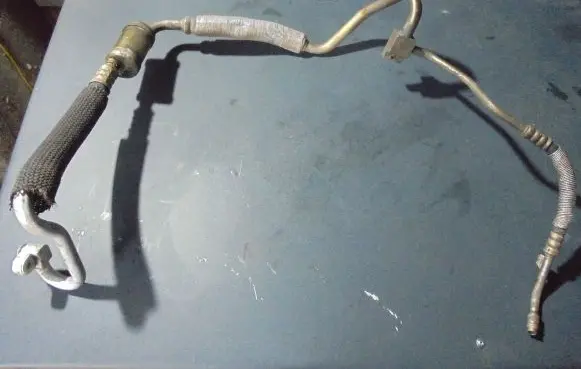 Maserati Quattroporte Air conditioning (A/C) pipe/hose