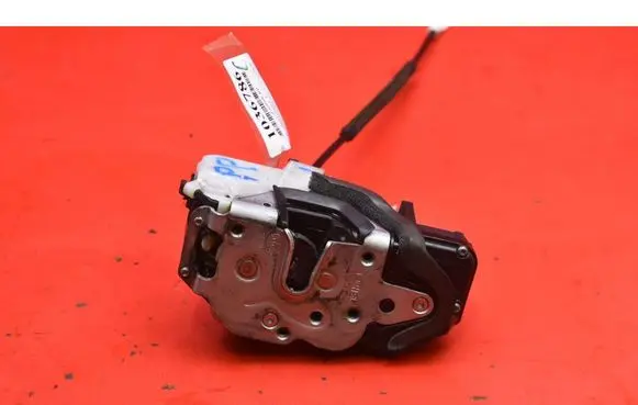 Opel Astra J Front door lock