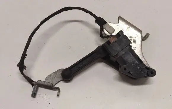 BMW 8 G16 Headlight/headlamp level sensor 6895466