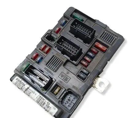 Citroen Xsara Picasso Fuse module 9643498880 622378235