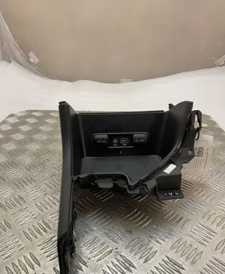 KIA Sportage USB socket connector 84680F1110