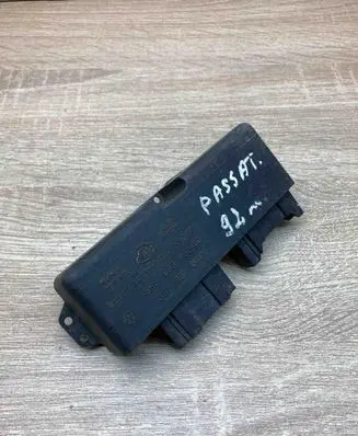 Volkswagen PASSAT B3 Climate control unit 357907041A 5HB006463
