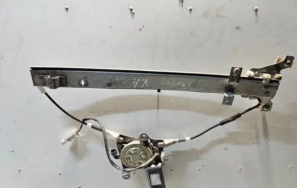 Hyundai Lantra I Rear door window regulator with motor 9881033000