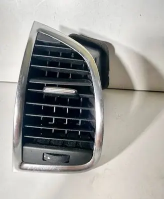 Audi Q7 4L Dashboard side air vent grill/cover trim 4L0820901