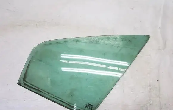 Renault Scenic I Front door vent window glass four-door 
