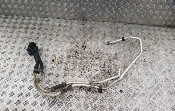 Volkswagen Touareg II Engine coolant pipe/hose 7P0819926C 7P0819925C