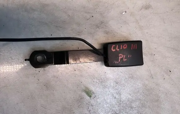 Renault Clio III Front seatbelt buckle 33030396