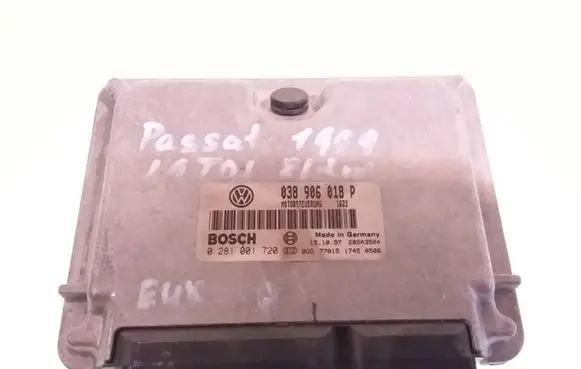Volkswagen PASSAT B5 Engine control unit/module 038906018P