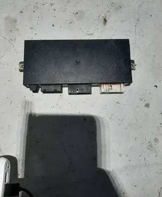 BMW 5 E34 Alarm control unit/module 8355140 084659056