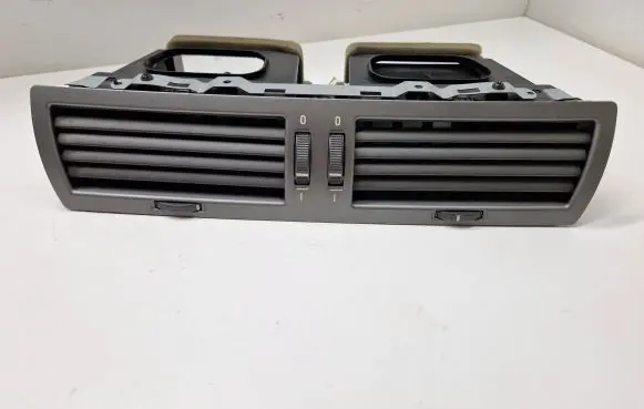 BMW 7 E65 E66 Dash center air vent grill 8223599