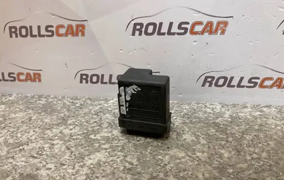 BMW 5 E39 Glow plug pre-heat relay 2246919 72RB510