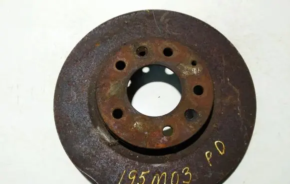 Mazda 6 Front brake disc ventilated