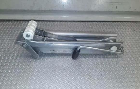 Audi A6 S6 C6 4F Lift Jack 4F0011031