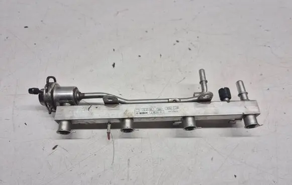 Opel Astra J Fuel main line pipe 55577580