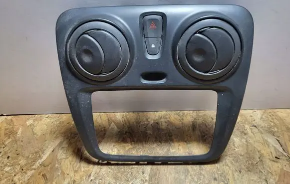 Dacia Dokker Dash center air vent grill 682606882R