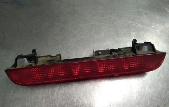Nissan X-Trail T30 Third/center stoplight STENLEYP1842