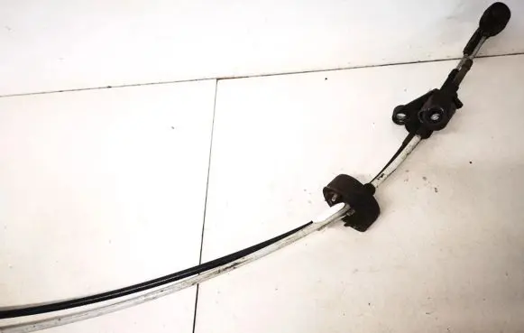 Opel Astra H Gear shift cable linkage 13110708
