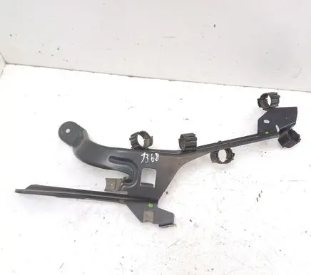 Fender mounting bracket