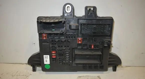 Opel Insignia A Fuse module 22737768