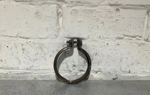 BMW 5 E60 E61 Muffler pipe connector clamp 7553602