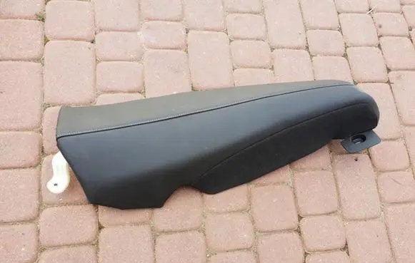 Opel Insignia B Front passenger seat console base 39131394