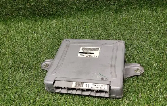 Toyota Prius (XW20) Engine control unit/module ECU 8998147085