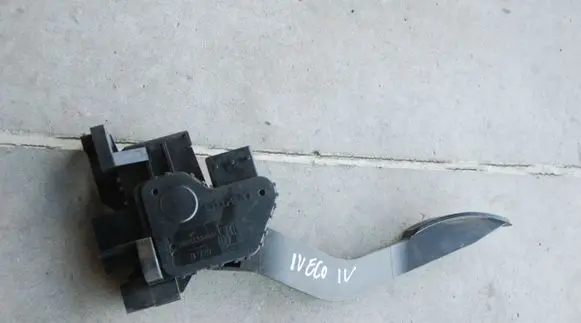 Iveco Daily 4th gen Accelerator throttle pedal 5801333490