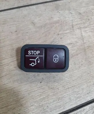 Mercedes-Benz C W205 Tailgate/boot open switch button 2128210551 32132103
