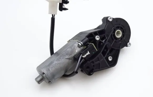 Mercedes-Benz E W211 Seat adjustment motor 0390203207