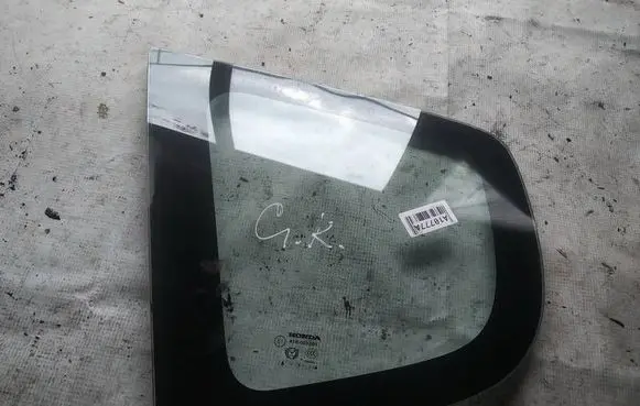 Honda Jazz Rear side window as2