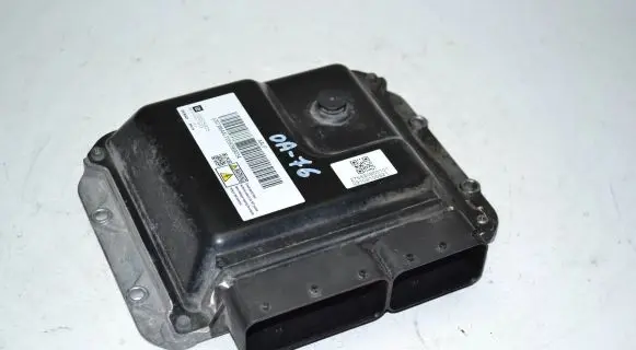 Opel Astra J Engine control unit/module ECU 55575315 MB2758009553 86AAAP2092969934