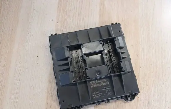 Volkswagen Polo V 6R Comfort/convenience module 6R0937085B
